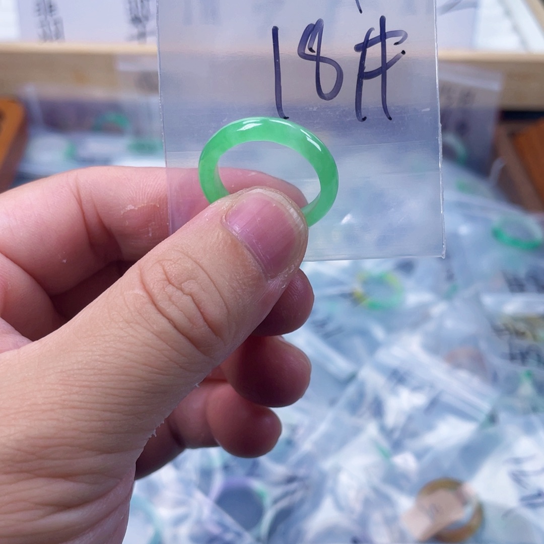 翡翠未镶嵌戒指000
