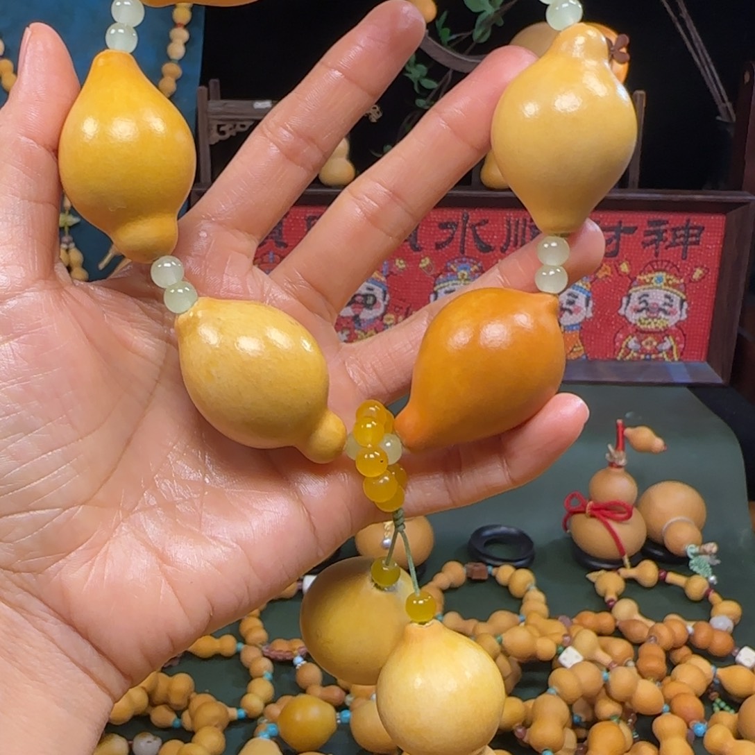 中***u草里金葫芦大手持葫芦