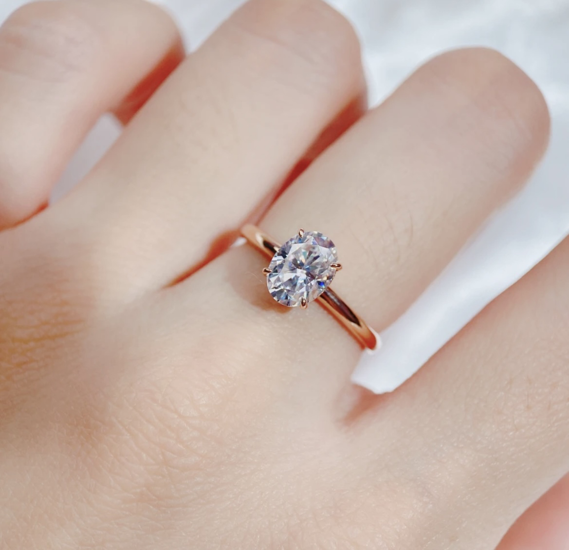 莫桑石18k金莫桑钻戒指10/1.84