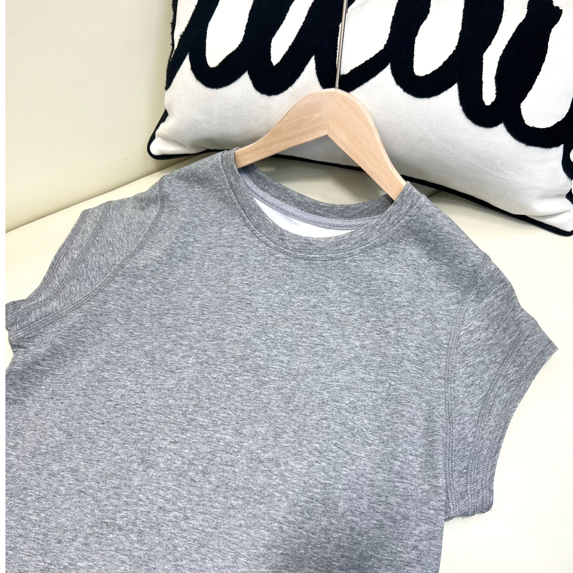 【月儿】小个子舒适亲肤圆领短袖T恤百搭显瘦修身时尚百搭女夏季