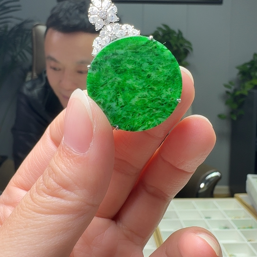 翡翠18K金镶嵌吊坠(不含链)天然