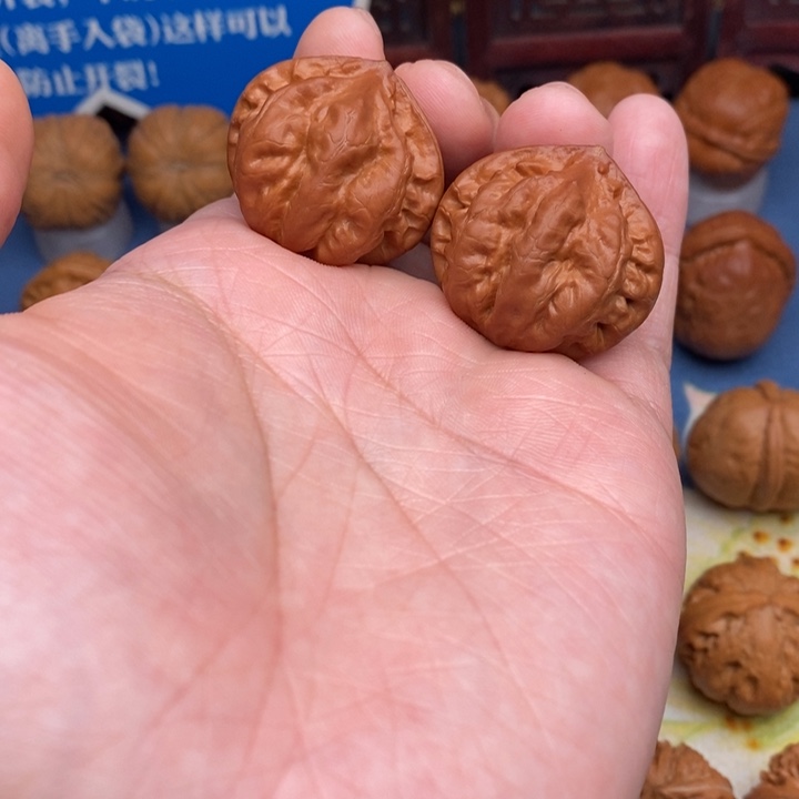 文玩核桃把件帝王龙