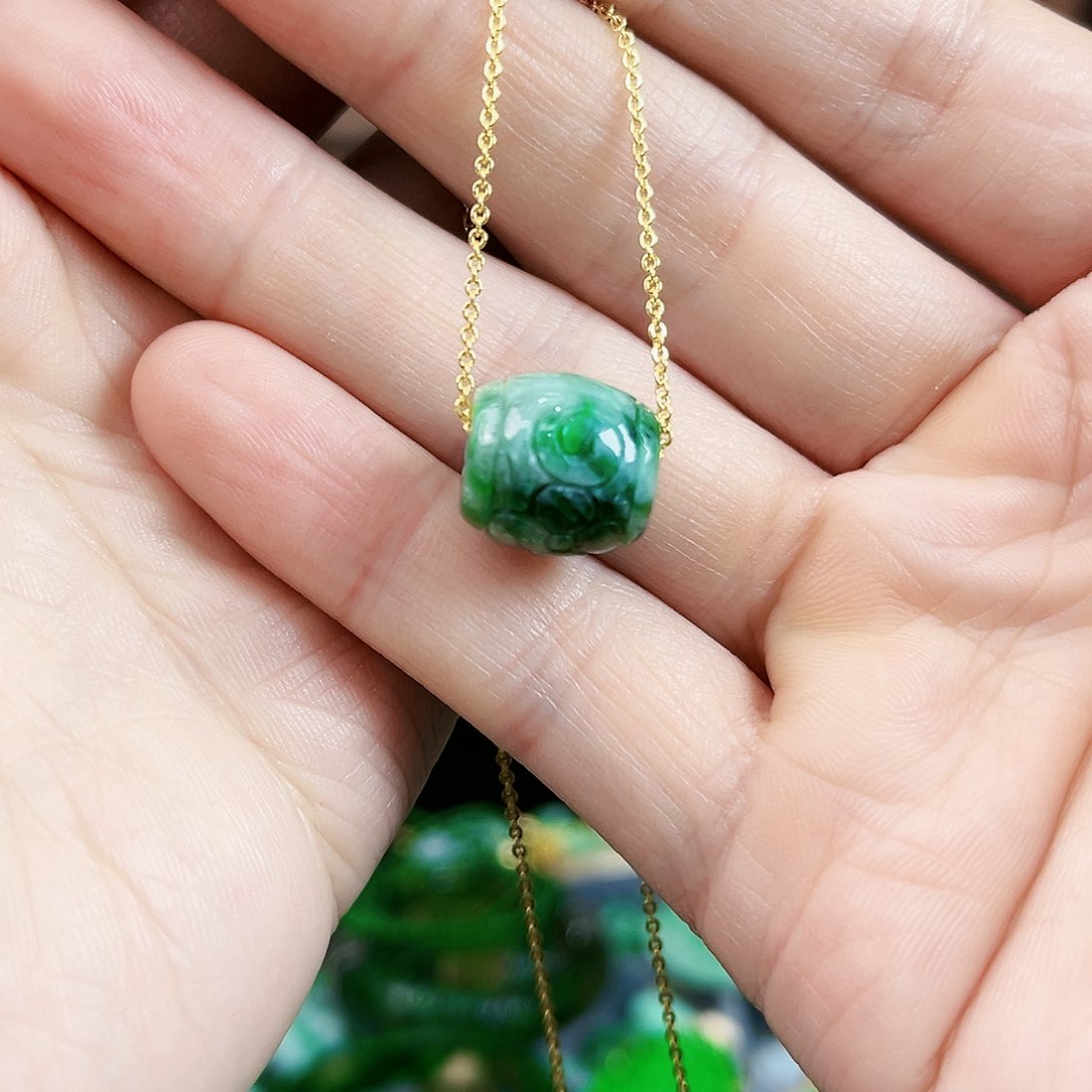 翡翠颈饰未镶嵌吊坠多样性
