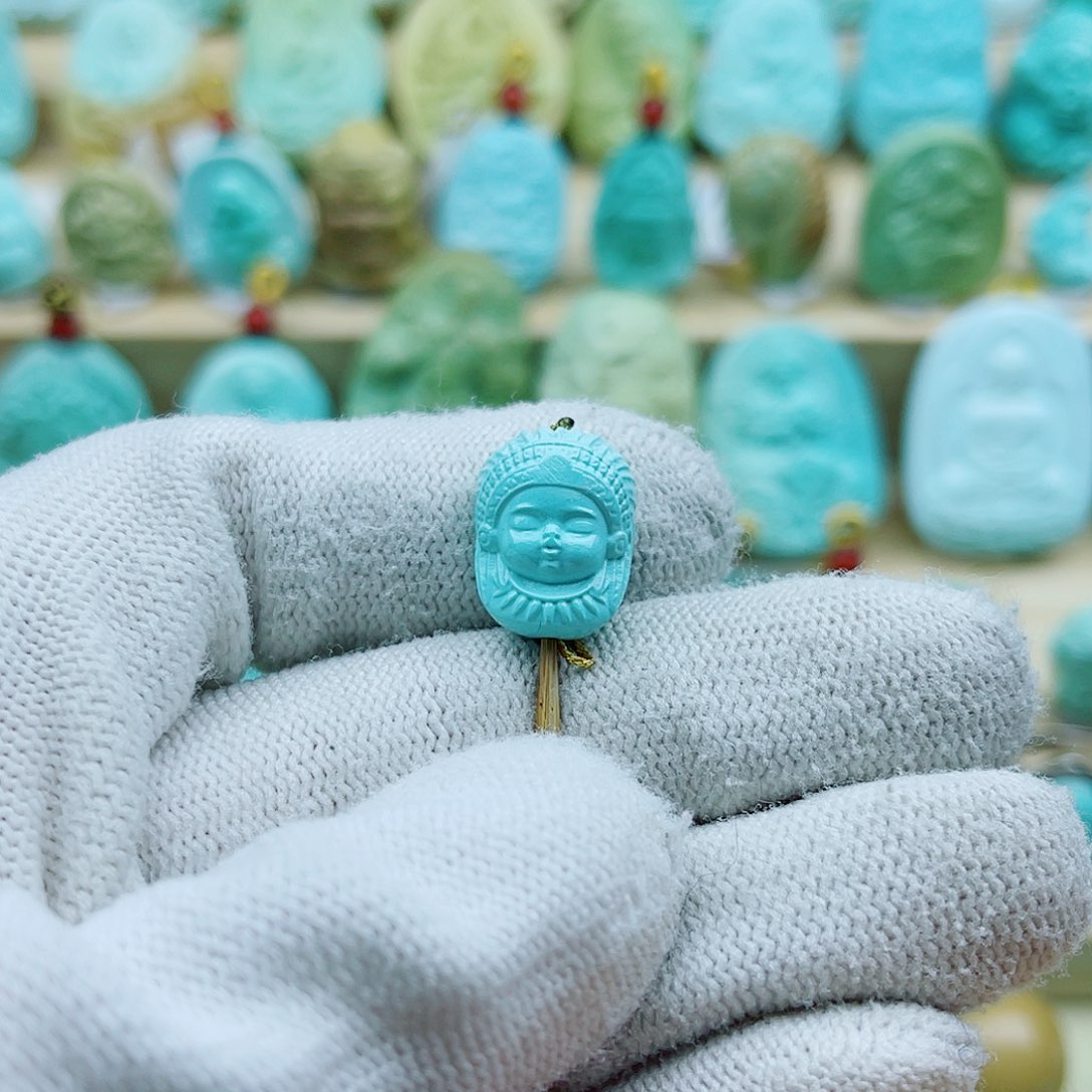 绿松石未镶嵌珠宝奇石