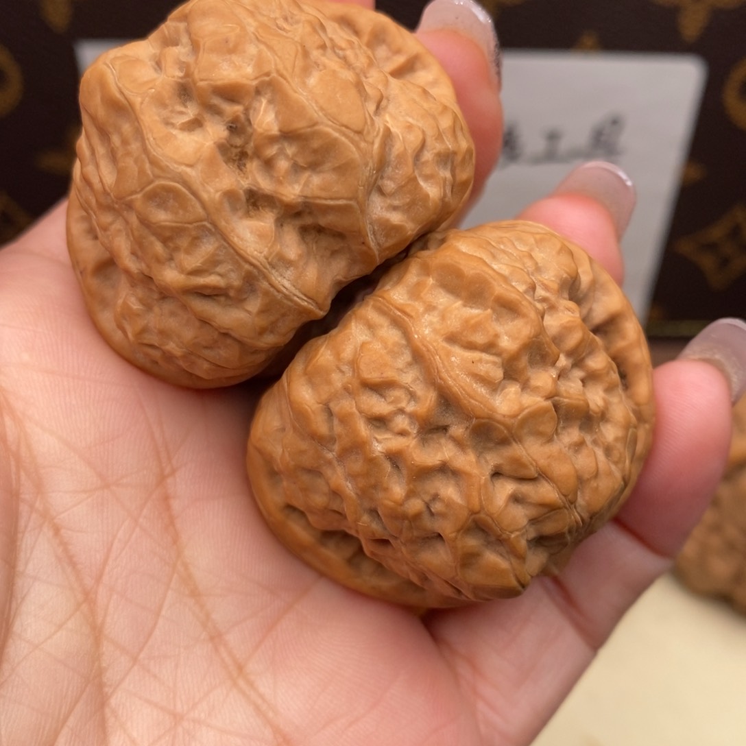 文玩核桃把件全品边42左右