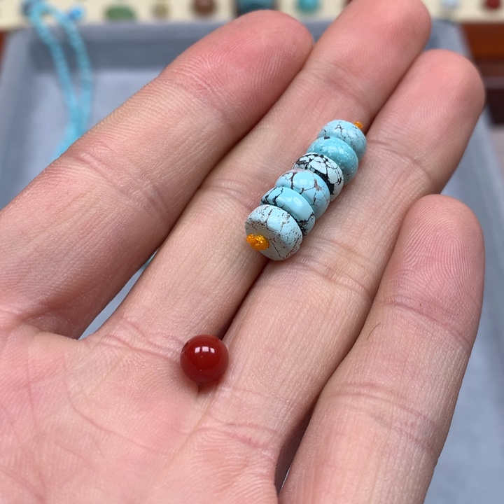 南红玛瑙配饰未镶嵌