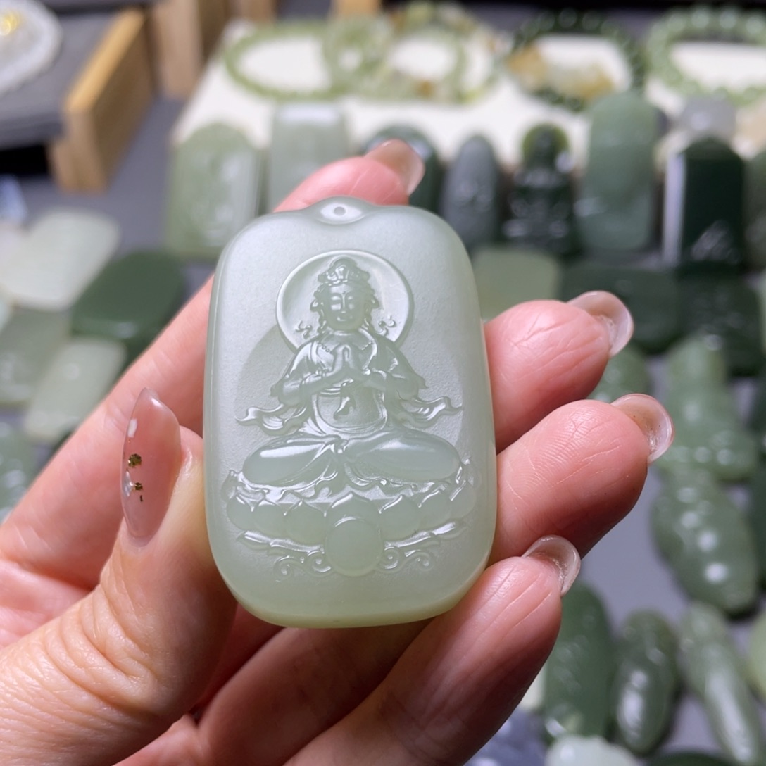 和田玉颈饰未镶嵌