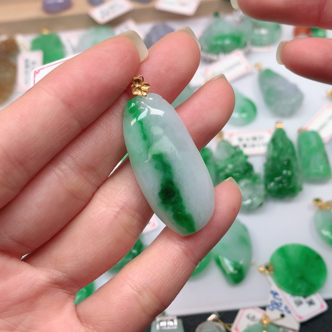 吊坠(不含链)未镶嵌翡翠