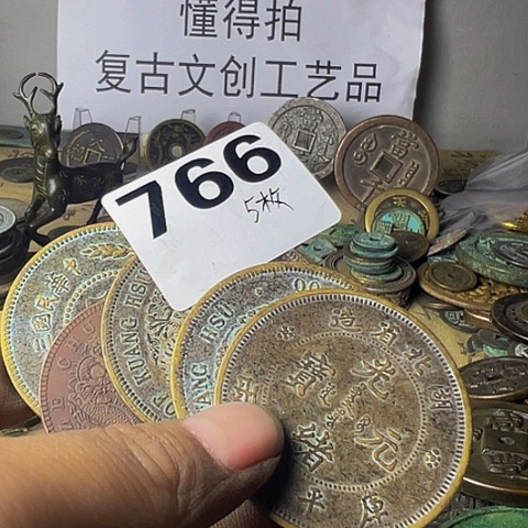 铜土*衣复古文创工艺品