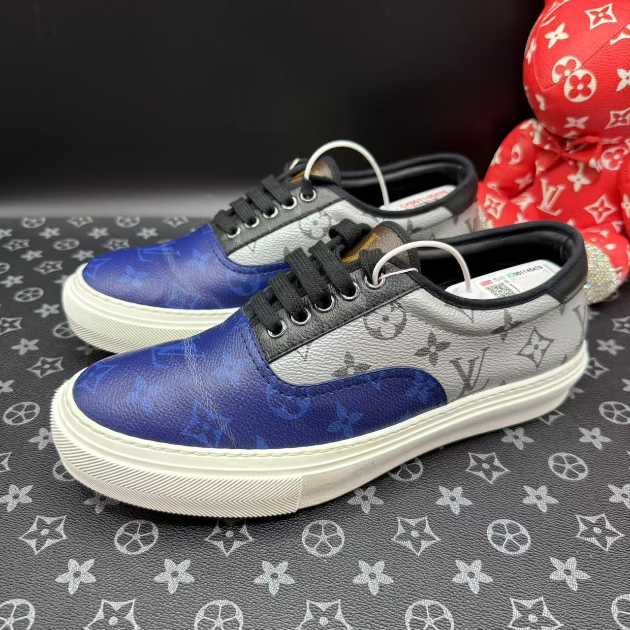 95新 LouisVuitton/路易威登 蓝灰老花系带板鞋41欧码 ddm2593