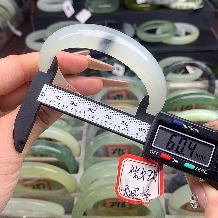 蛇纹石玉手镯未镶嵌309