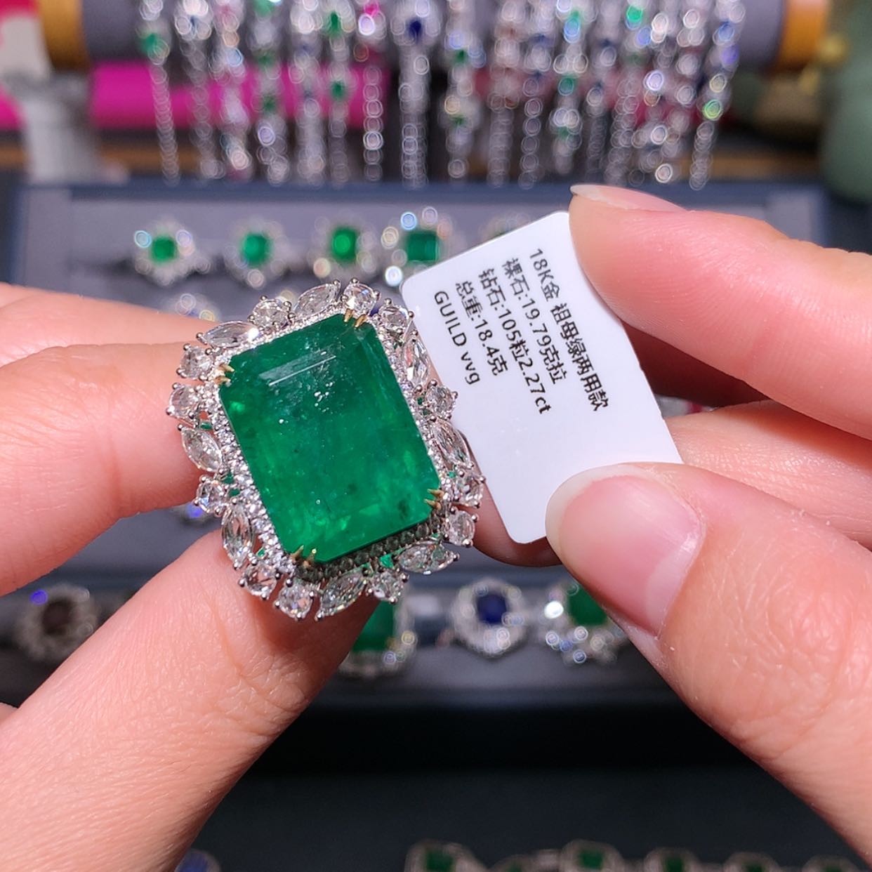 【闪购商品】祖母绿戒指18K金镶嵌