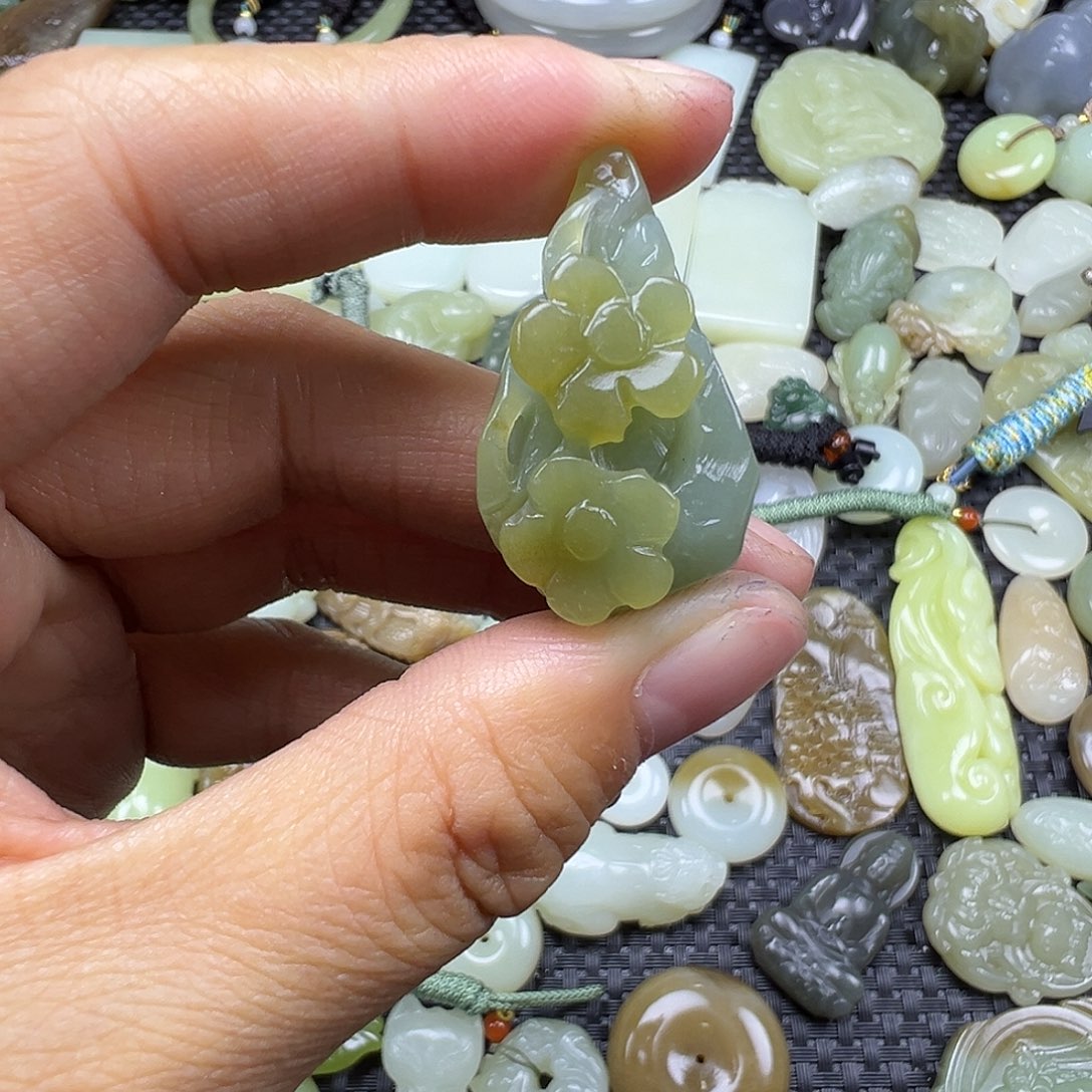 和田玉未镶嵌吊坠(不含链)卡33