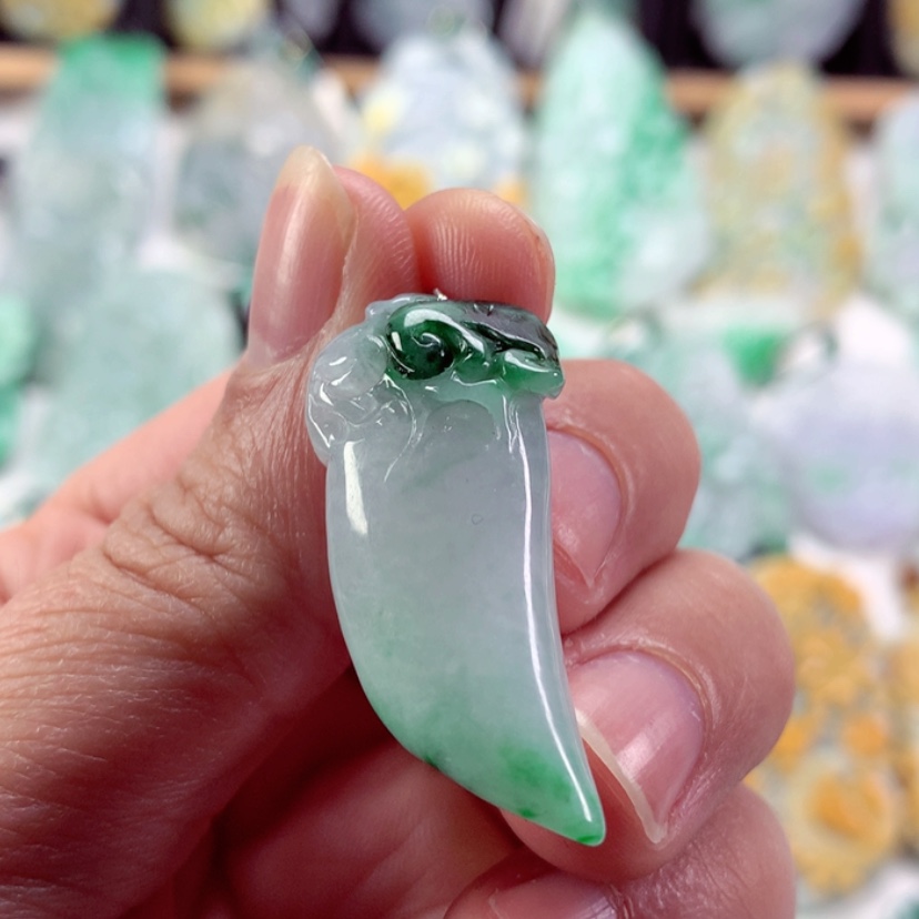 【闪购商品】翡翠吊坠(不含链)未镶嵌