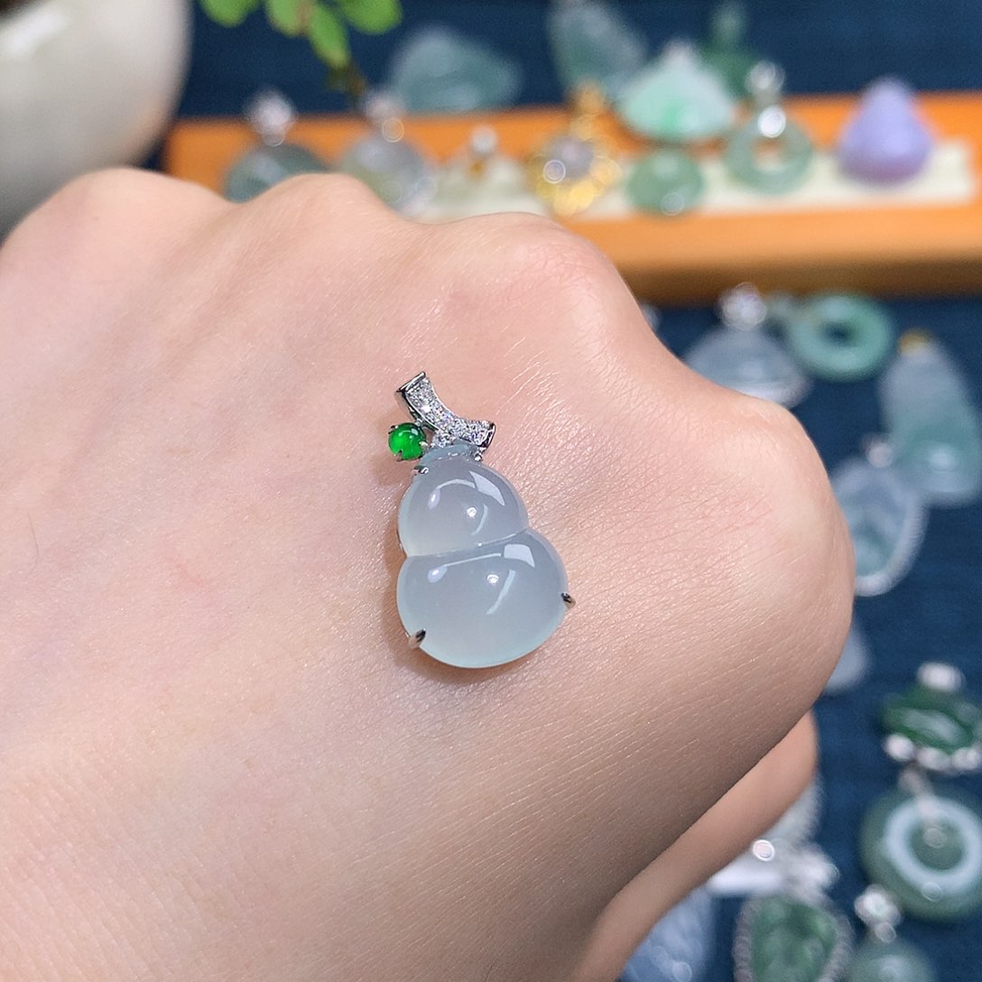 吊坠(不含链)18K金镶嵌翡翠