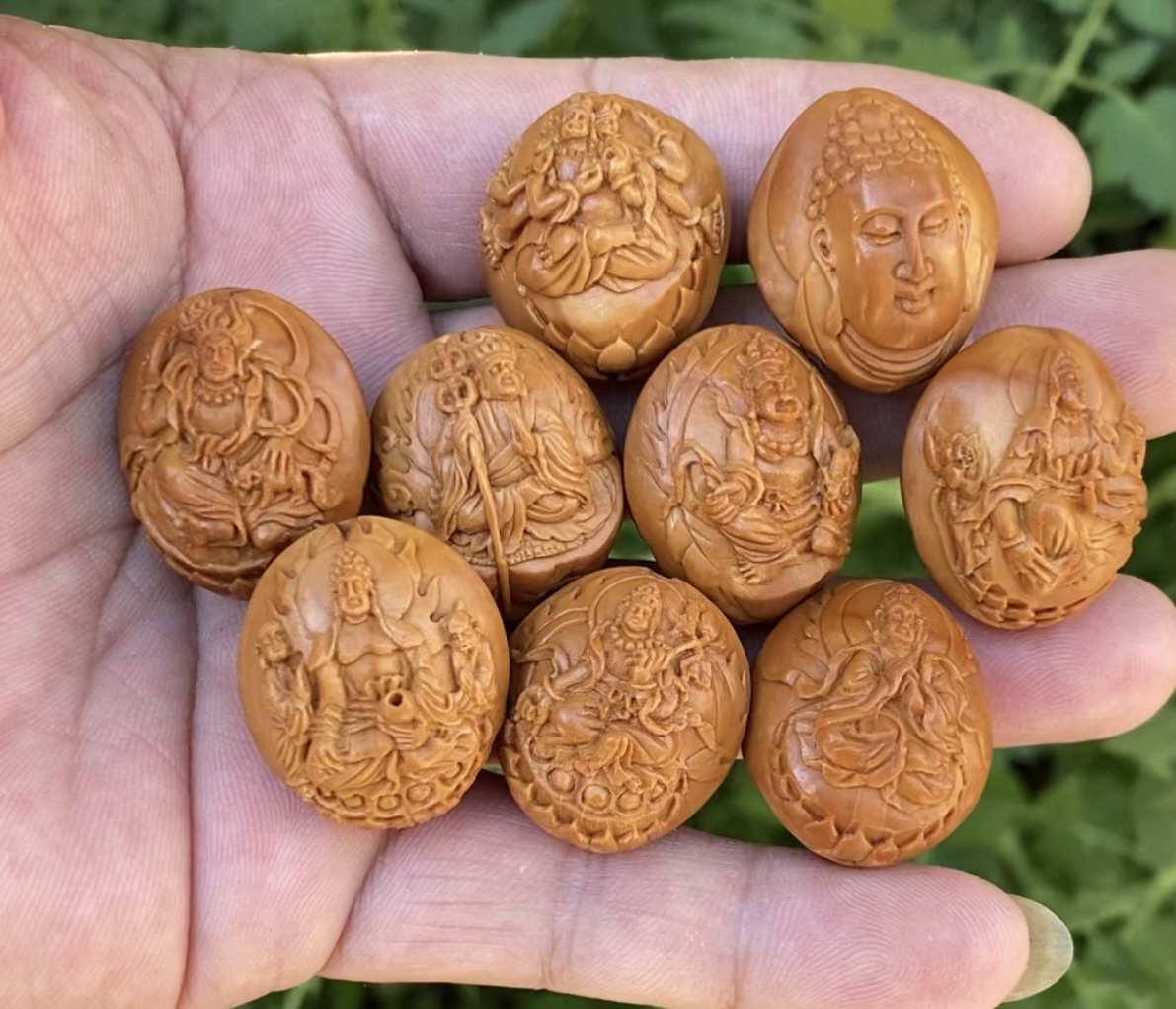 手工雕刻万佛朝宗2.25一2.30 X2.70油核