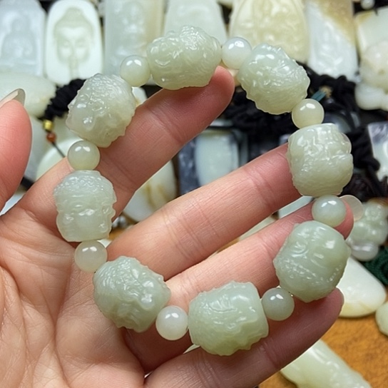 和田玉未镶嵌颈饰