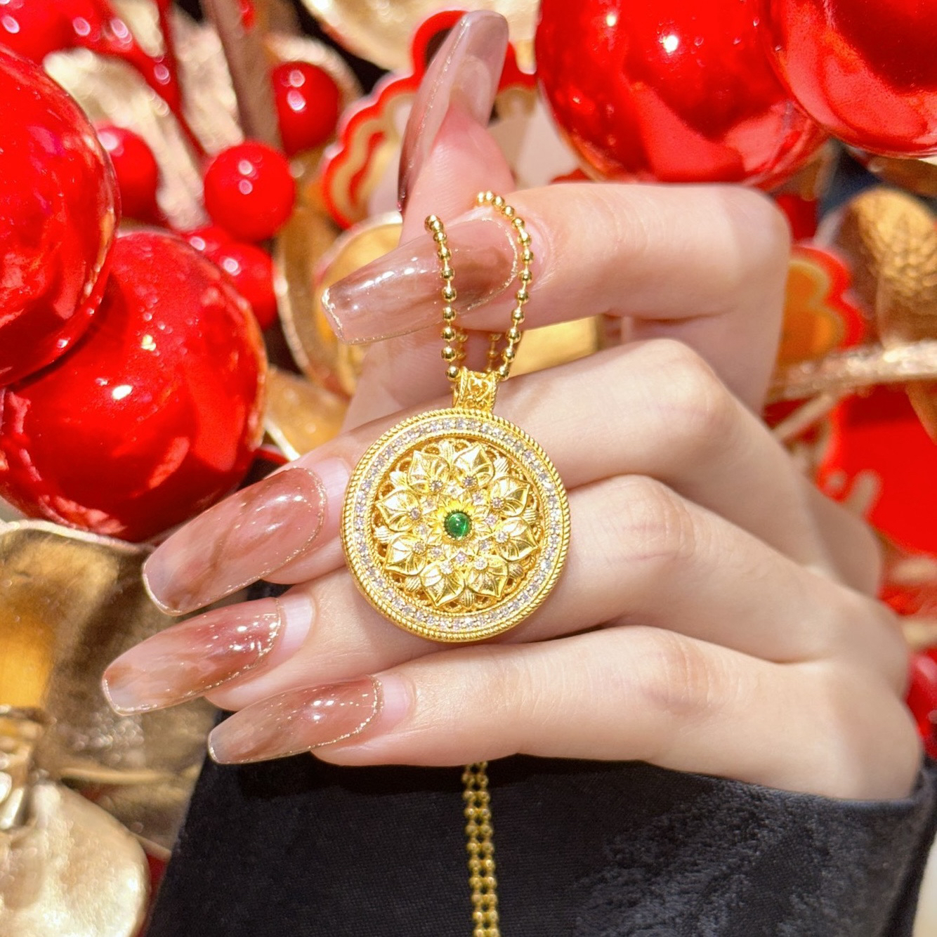 足金999灵动枫叶吊坠时尚5G实心旋转黄金吊坠