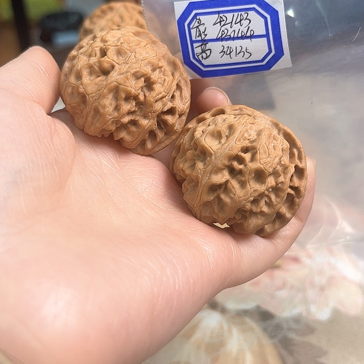 文玩核桃把件苹果园