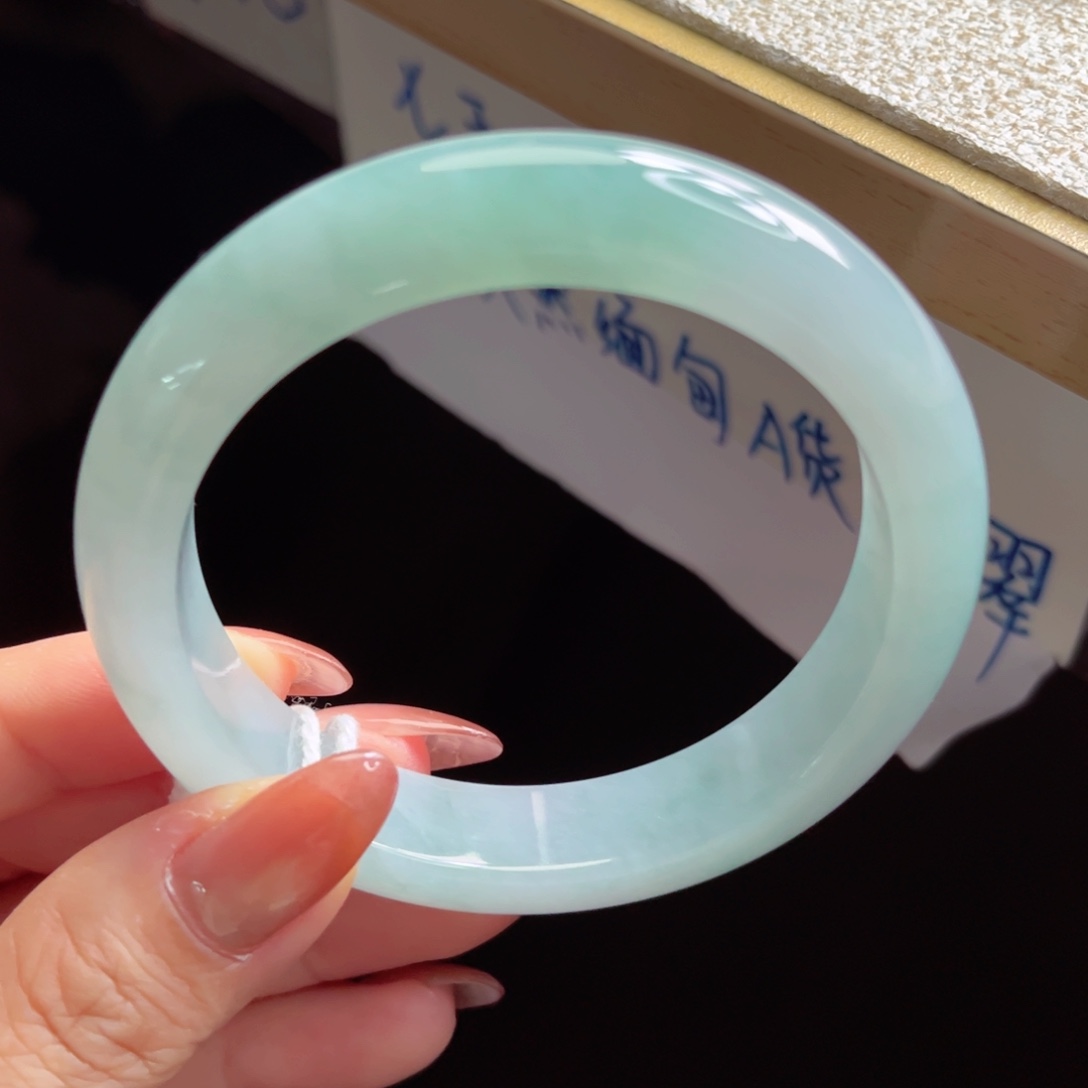 翡翠未镶嵌手镯手镯