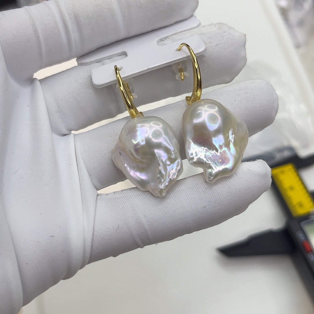 淡水珍珠合金耳饰