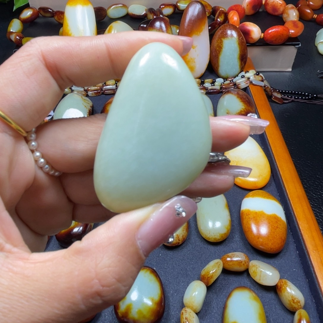 颈饰未镶嵌和田玉