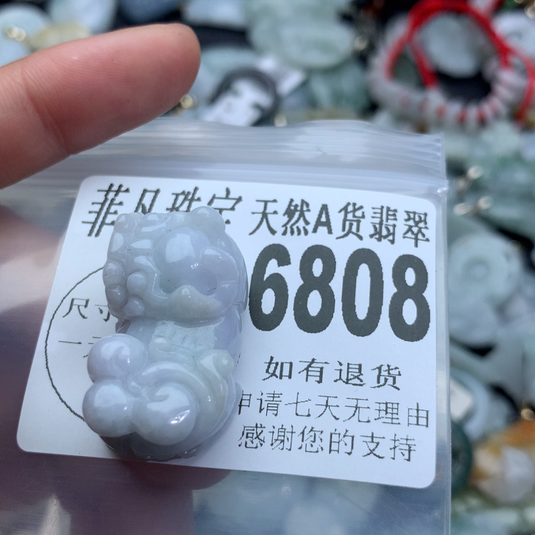 翡翠颈饰未镶嵌6808。
