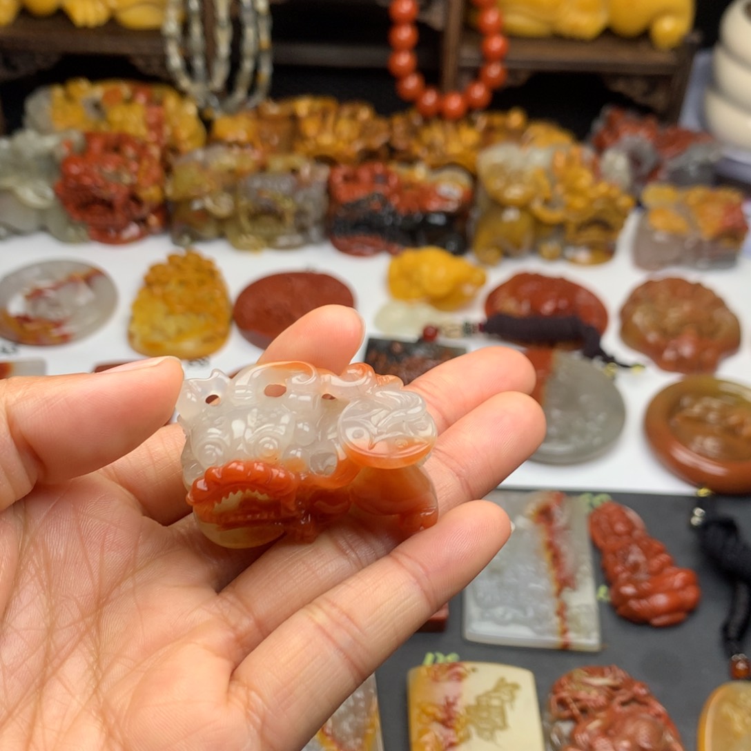 石英质玉（黄龙玉）挂件未镶嵌