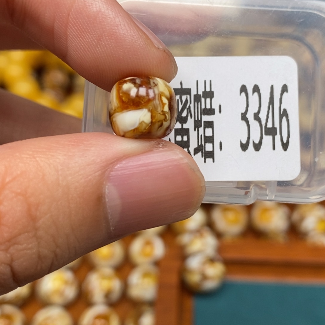 蜜蜡未镶嵌珠宝奇石3346