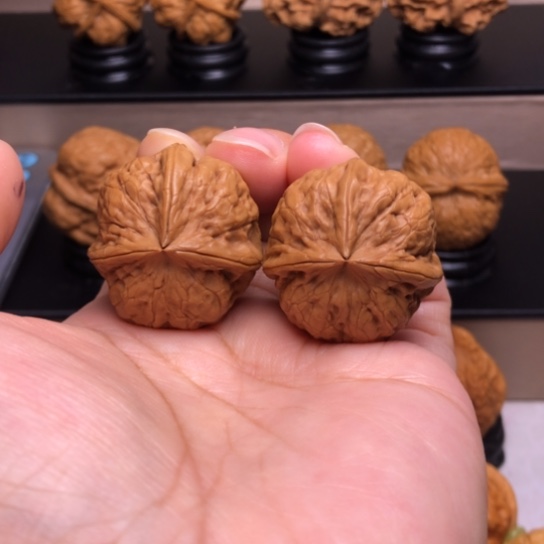 文玩核桃把件聚宝盆三楞32