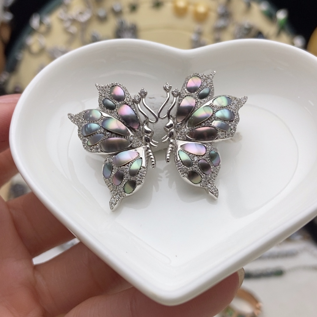 画框银S925镶嵌海水珍珠辣彩大溪地蝴蝶耳钉