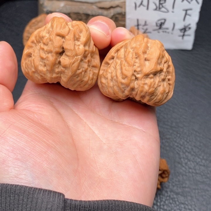 桃核把件尺寸39哇哇