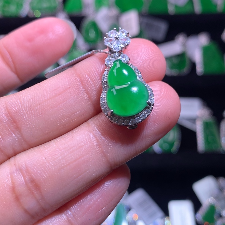 【闪购商品】颈饰银S925镶嵌翡翠