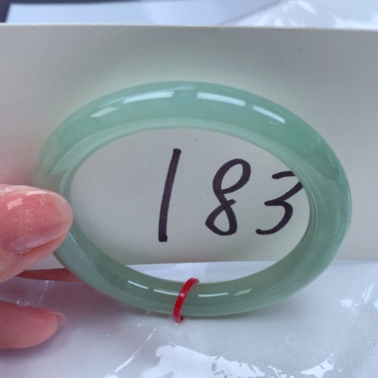 翡翠手镯未镶嵌翡翠