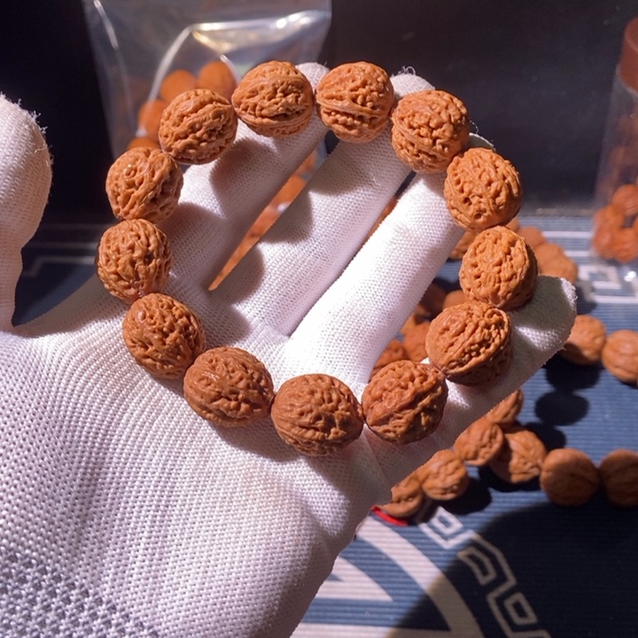 文玩核桃手串……43