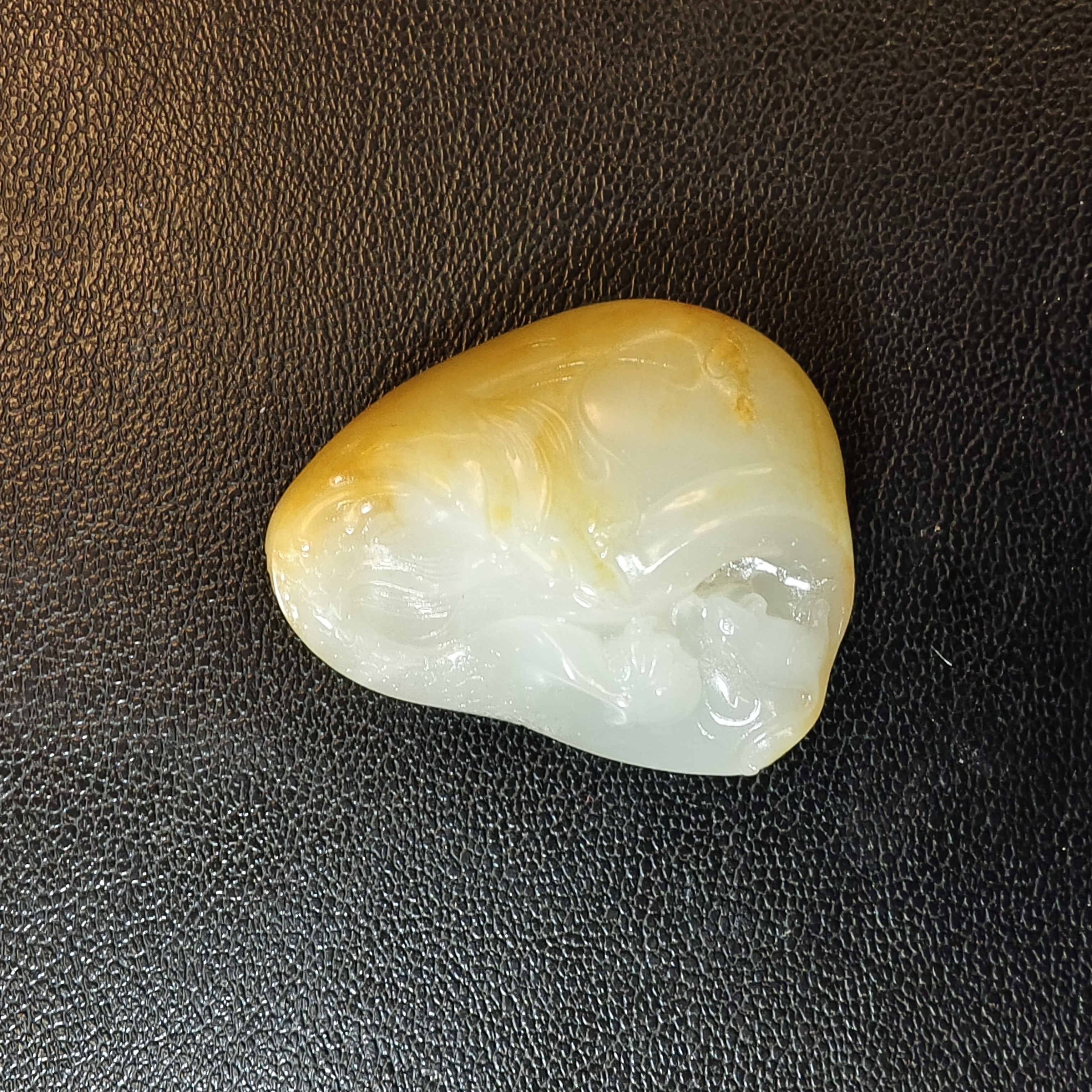 和田玉籽玉黄皮白肉独籽雕刻
