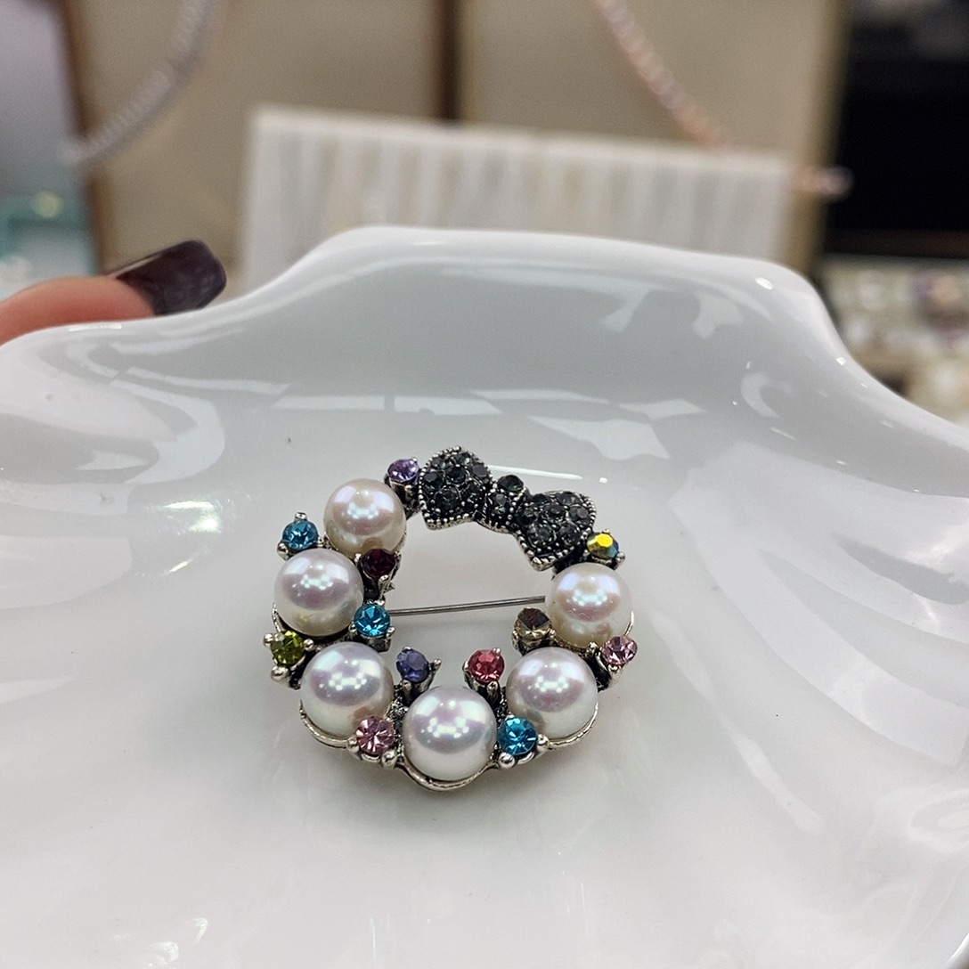 合金淡水珍珠胸饰