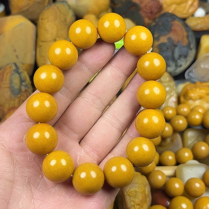 華***澔石英质玉未镶嵌颈饰