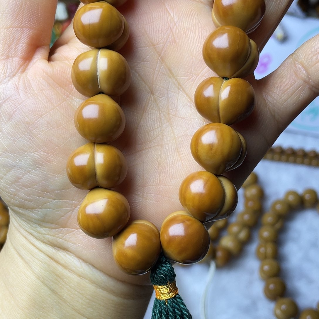 猴头核桃吊坠微瑕屁桃手串