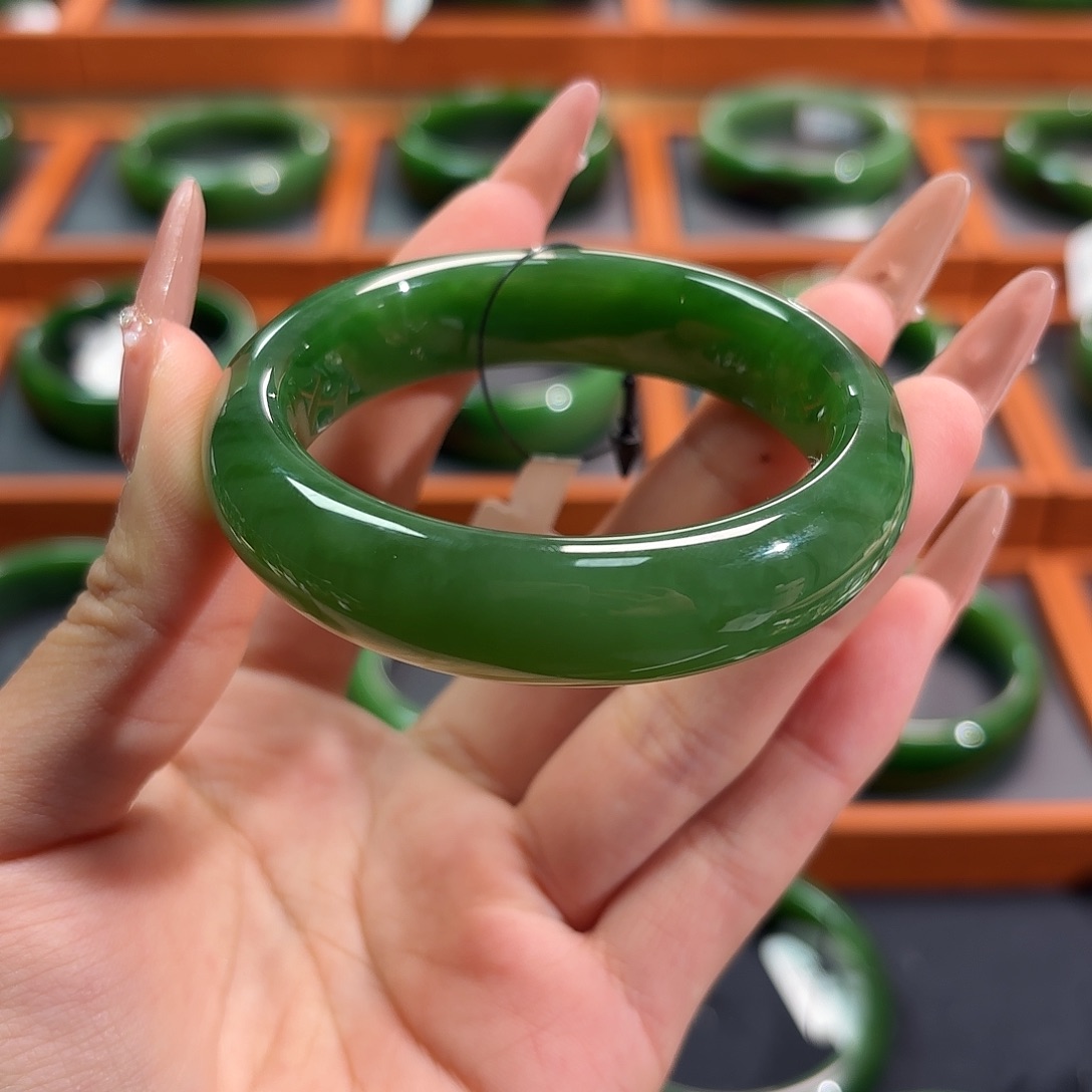 和田玉（碧玉）未镶嵌手镯绿猫5051