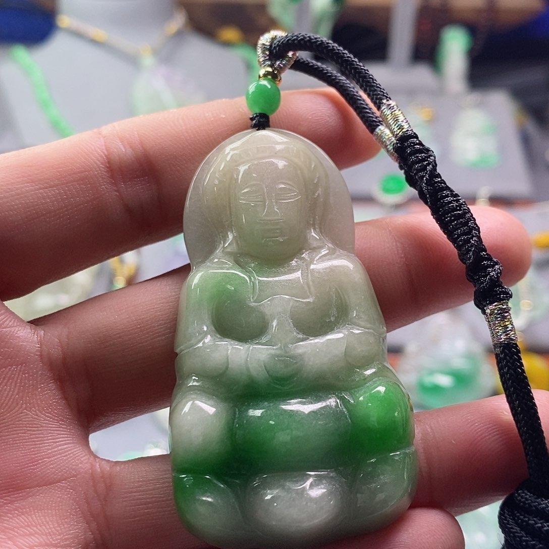翡翠未镶嵌吊坠(赠链)