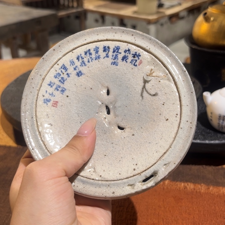 景德镇鱼和熊手工陶艺