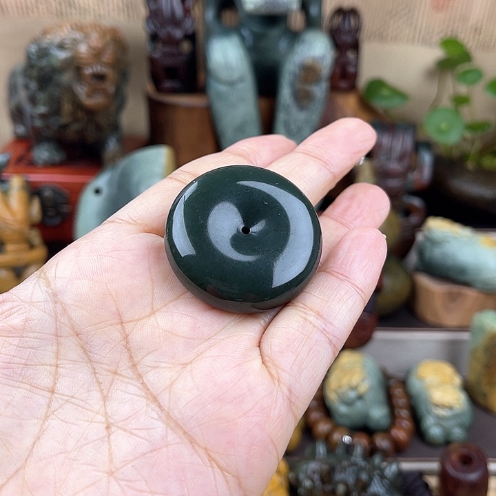岫岩老玉（透闪石质玉）吊坠(不含链)未镶嵌