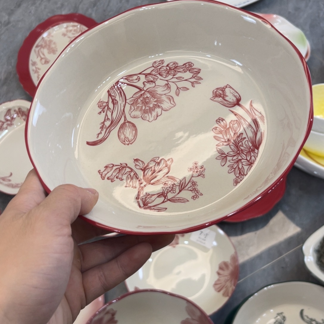 陶瓷微瑕餐具介意勿拍，满18飞！