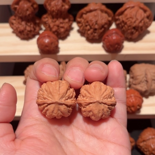 文玩核桃吊坠半****涂小手捻