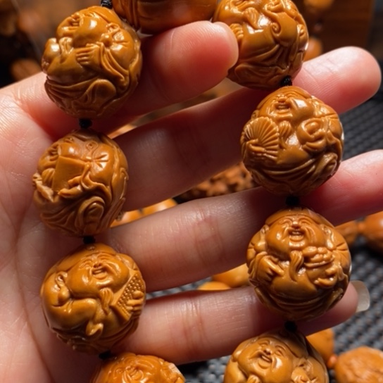 橄榄核吊坠荷叶财神