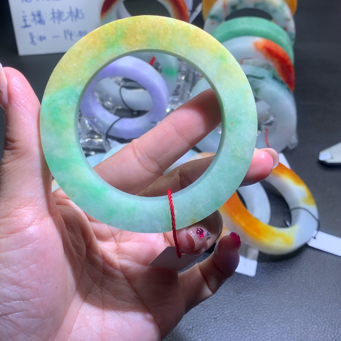 未镶嵌黄家绿定制翡翠55.64