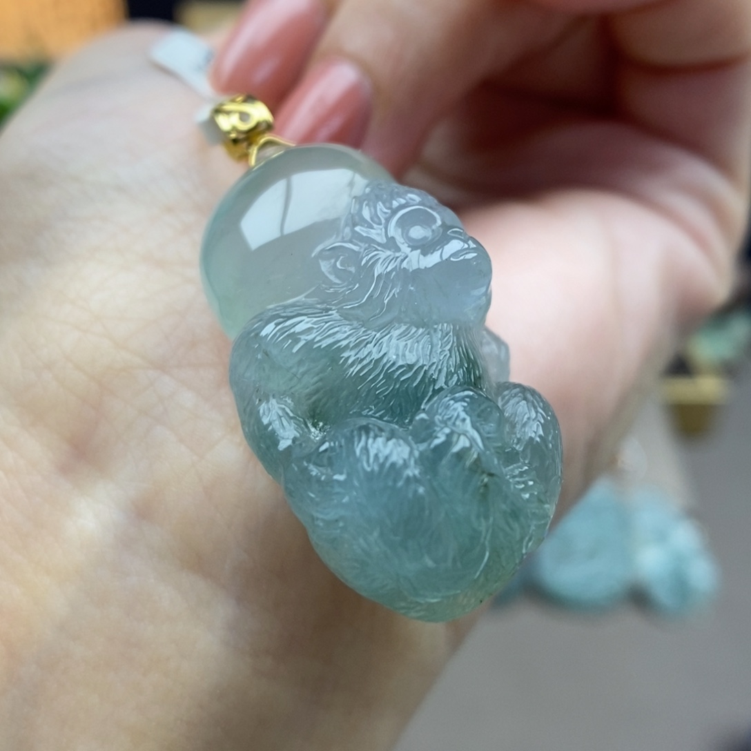 翡翠18K金镶嵌颈饰吊坠52