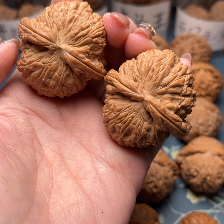 文玩核桃把件44闷白全品