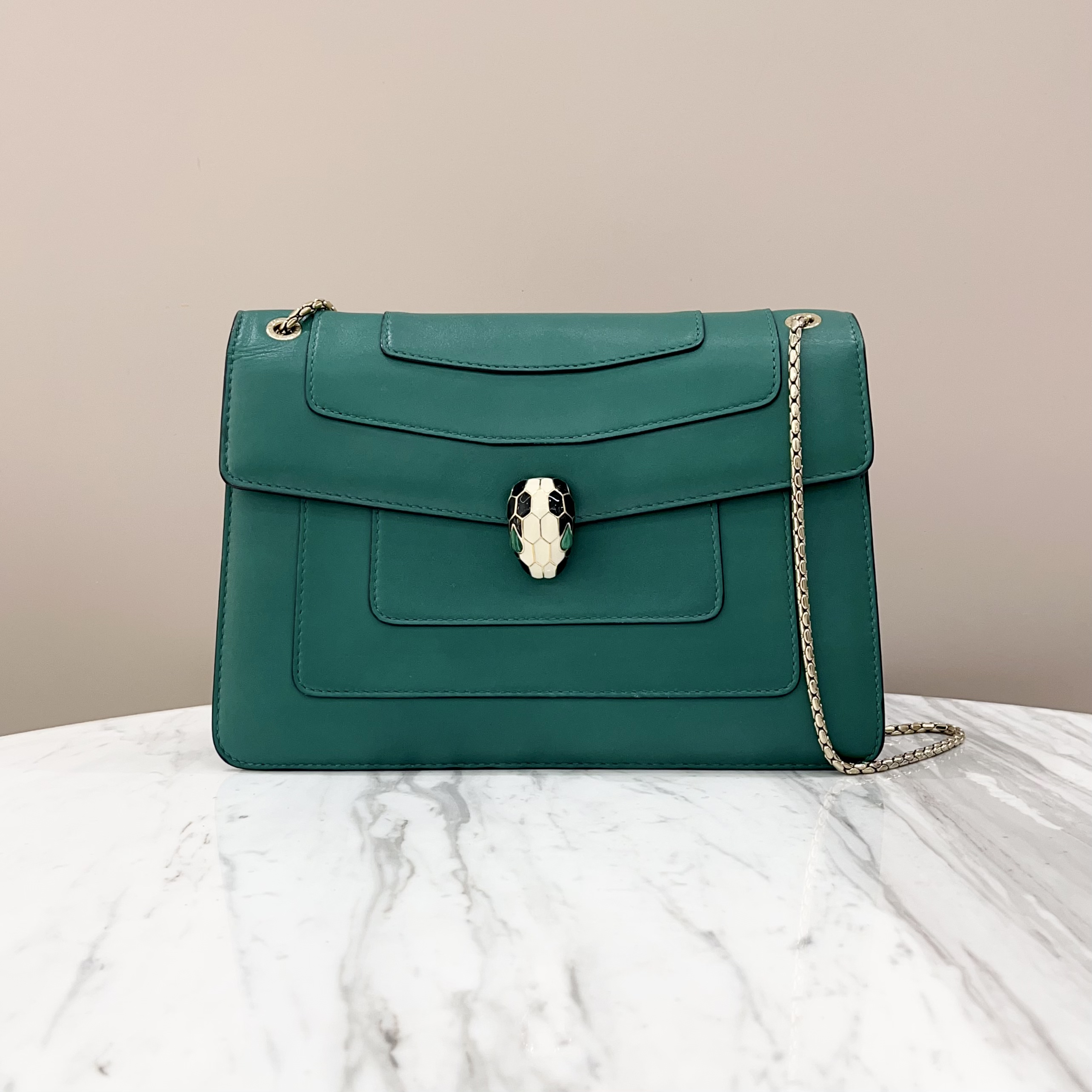 95新 BVLGARI/宝格丽 97新 宝格丽绿色中号蛇头包 ，尺寸约27*18